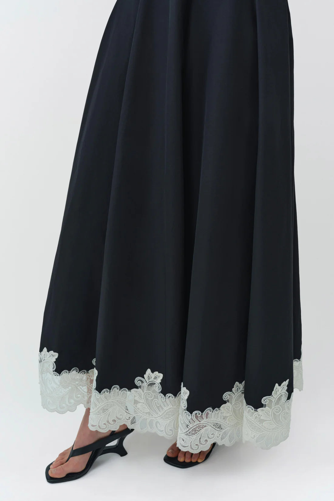 Mira Sleeveless Structured Midi Dress